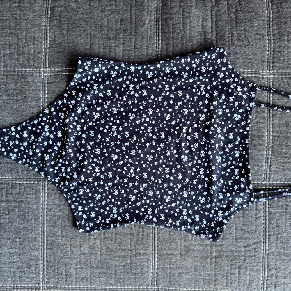 Sky and Sparrow Floral Black Blouse